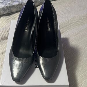 Marc Fisher Keri2 Pewter Snip Toe Pump Size 6